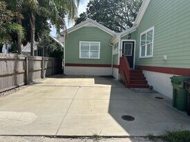 22 1/2 Cincinnati Ave in St. Augustine, FL - Building Photo