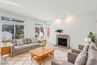 7503 Korbel Dr in Gurnee, IL - Building Photo - Building Photo