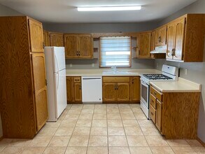 2208 S Hawthorne Ave in Sioux Falls, SD - Foto de edificio - Building Photo