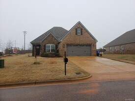 972 Wheat Ridge Dr in Prattville, AL - Building Photo