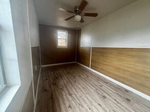 230 E Panhandle Ave in Slaton, TX - Building Photo - Building Photo