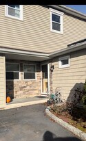 7 Grady Ln in Coram, NY - Building Photo