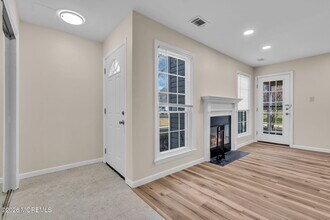 435 Hancock Pl in Morganville, NJ - Building Photo - Building Photo