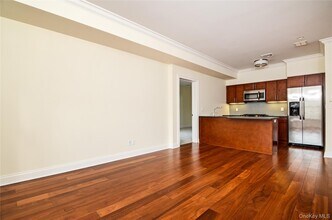 30 Elm Pl in Rye, NY - Building Photo - Building Photo