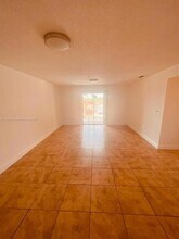 7785 W 30th Ct, Unit F210 in Hialeah, FL - Building Photo - Building Photo