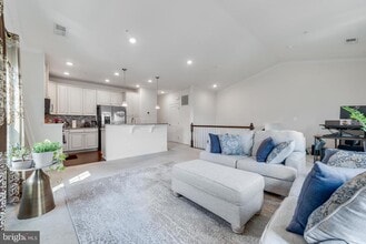 42237 Piebald Square in Aldie, VA - Building Photo - Building Photo