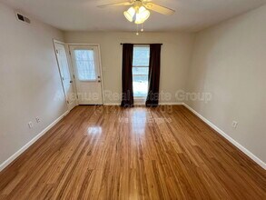 1015 Commodore Dr in Richmond Heights, MO - Building Photo - Building Photo