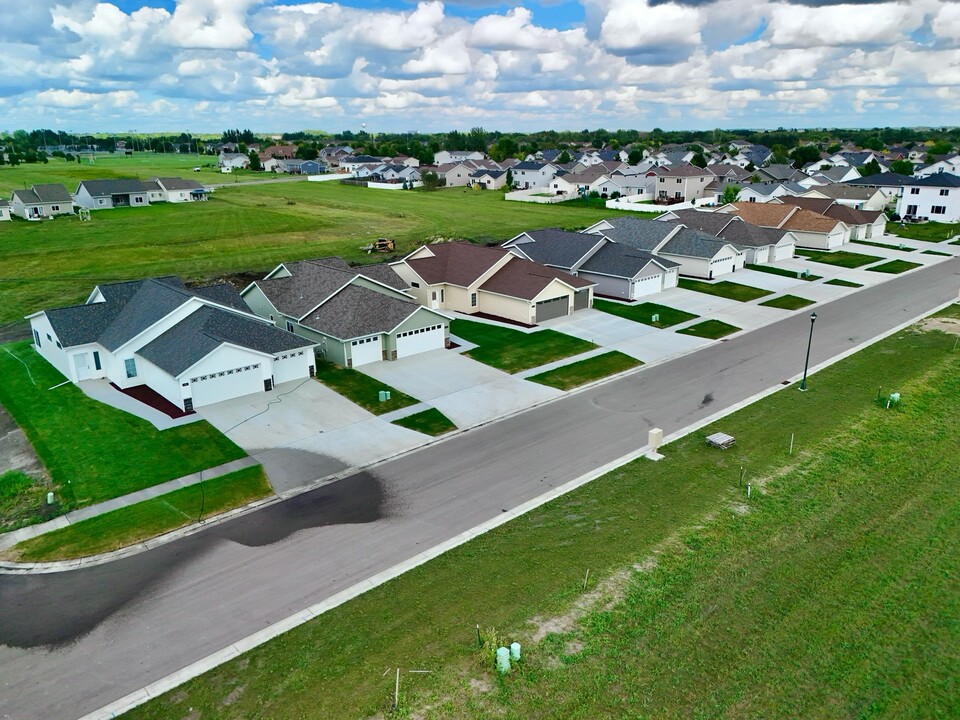 Legacy Park Homes in Fargo, ND - Building Photo