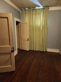 822 Brooks Ln photo'