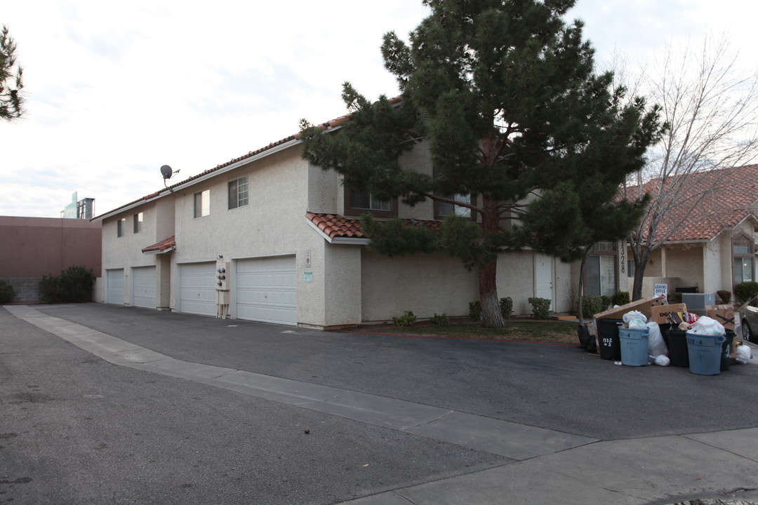 1328 Sunblossom St in Las Vegas, NV - Building Photo