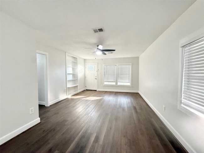 137 Laurel St in Lake Jackson, TX - Building Photo - Building Photo