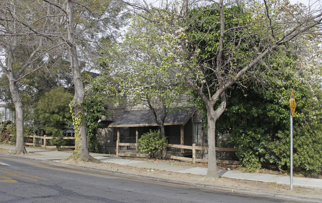 1922 E 20th St in Oakland, CA - Building Photo - Building Photo