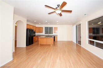 11768 Del Sur Ave in Las Vegas, NV - Building Photo - Building Photo