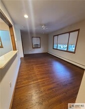 257 Central Ave in Metuchen, NJ - Building Photo - Building Photo