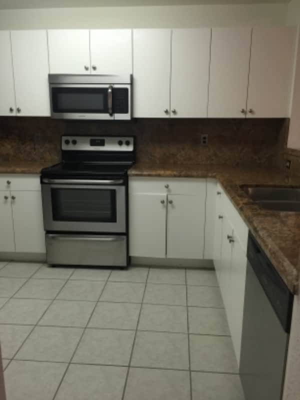 10901 NW 83rd St in Doral, FL - Building Photo - Building Photo