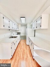405 Christopher Ave, Unit 12 in Gaithersburg, MD - Building Photo - Building Photo