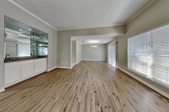 64 Hickory Oak Dr in Spring, TX - Building Photo - Building Photo