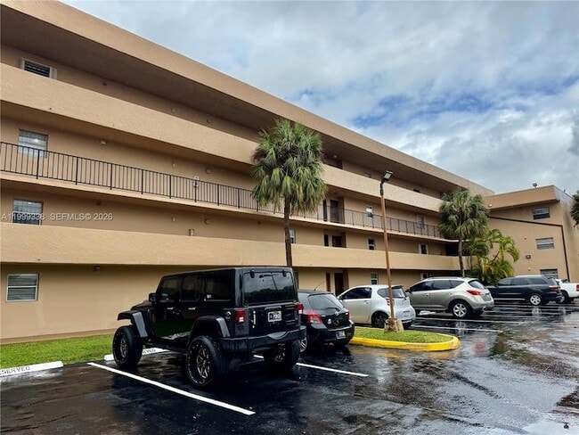 706 NW 87th Ave, Unit 205 in Miami, FL - Building Photo - Building Photo