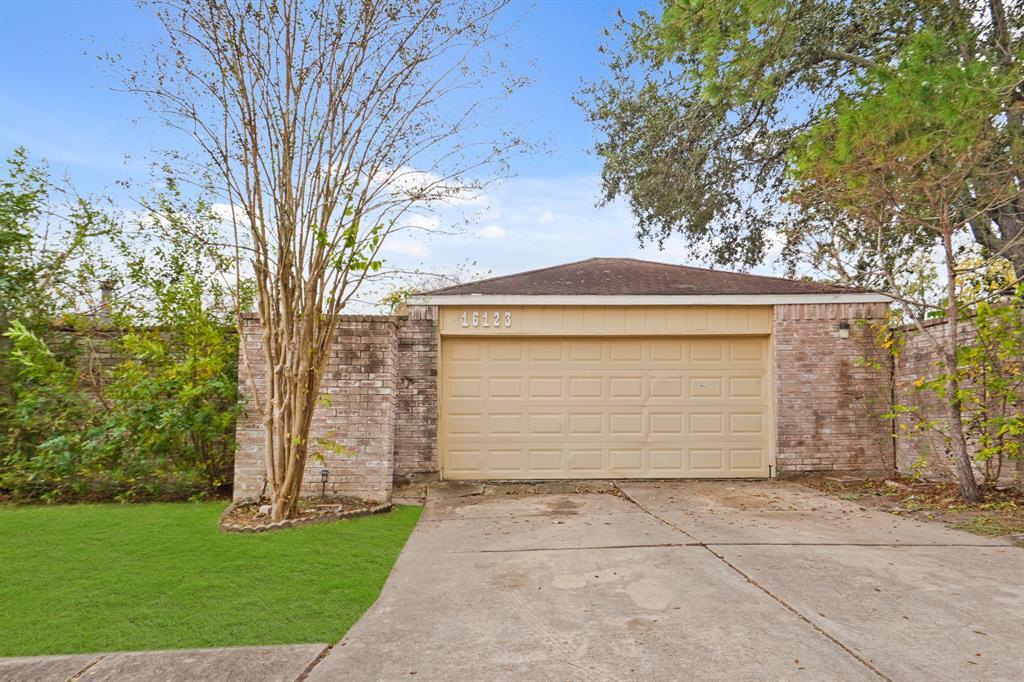 16123 Glen Mar Dr in Houston, TX - Building Photo