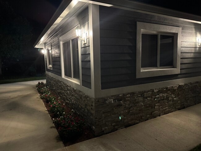 611 Davis Rd in Delray Beach, FL - Building Photo - Building Photo
