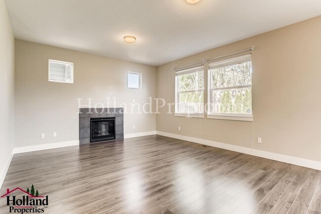 20186 SW Kinnaman Rd in Beaverton, OR - Building Photo - Building Photo