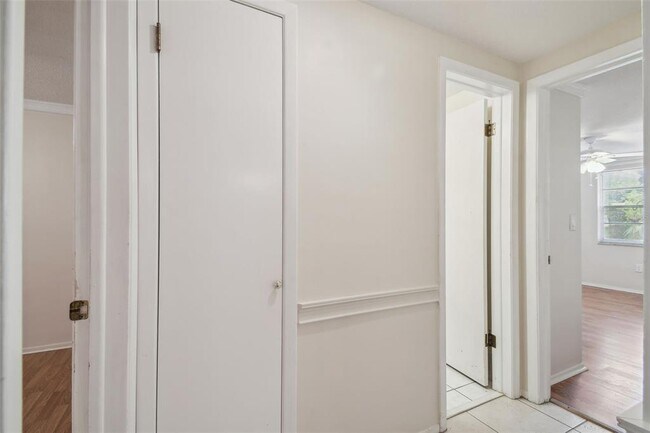 4244 Tamargo Dr in New Port Richey, FL - Foto de edificio - Building Photo