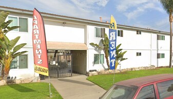 Rambling Rose in Norwalk, CA - Building Photo