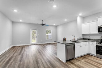 12276 Frazier Ln in Gulfport, MS - Building Photo - Building Photo