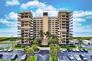 10044 S Ocean Dr in Jensen Beach, FL - Building Photo