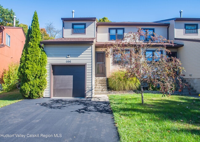 200 Sterling Pl in Highland, NY - Building Photo - Building Photo