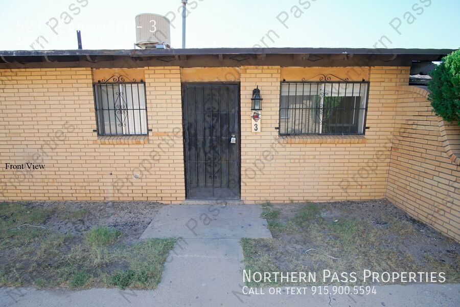 5233 Carousel Dr-Unit -3 in El Paso, TX - Building Photo