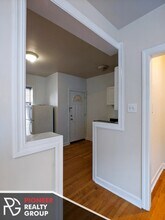 3721 N Pine Grove Ave, Unit 2E in Chicago, IL - Building Photo - Building Photo