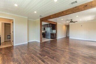 21316 Crestmont in Spicewood, TX - Building Photo - Building Photo