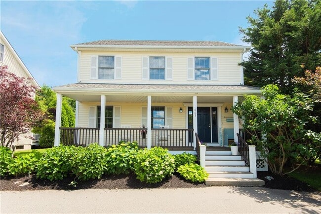 property at 663 Aquidneck Ave