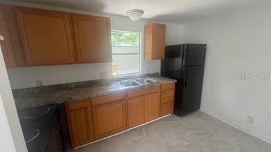 1001 NE 77th St in Ocala, FL - Building Photo - Building Photo