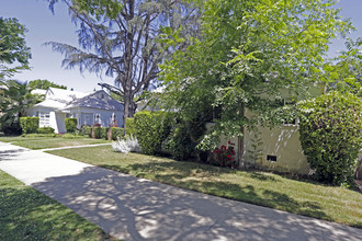 The Cottages on O St in Sacramento, CA - Building Photo - Building Photo