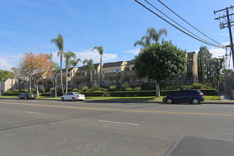 Orangewood Creek in Stanton, CA - Building Photo - Building Photo