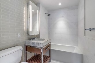 389 E 89th St in New York, NY - Building Photo - Building Photo