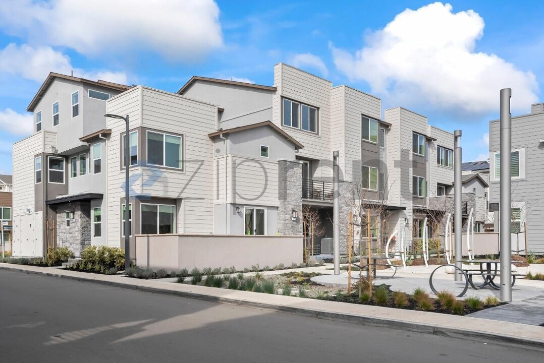 6165 Raven Ave in Dublin, CA - Building Photo