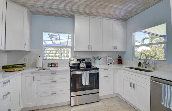 property at 212 SW 1st Ave