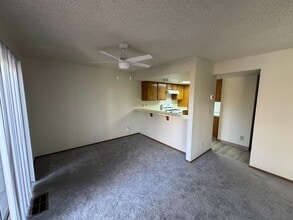 1675 Round Mountain Cir in Sparks, NV - Building Photo - Building Photo