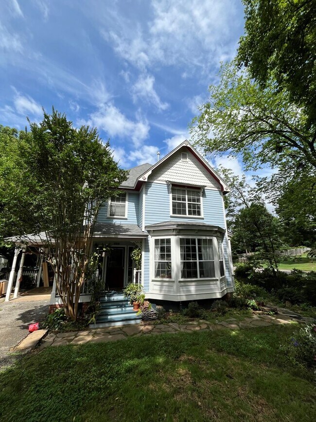 689 S Willow Ave in Fayetteville, AR - Building Photo - Building Photo