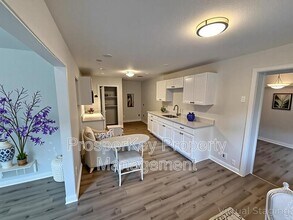 379 Utoy Cir SW in Atlanta, GA - Building Photo - Building Photo