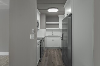 Cedar Creek Apartments in Hermitage, TN - Foto de edificio - Building Photo