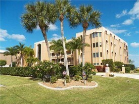 1601 Park Beach Cir in Punta Gorda, FL - Building Photo