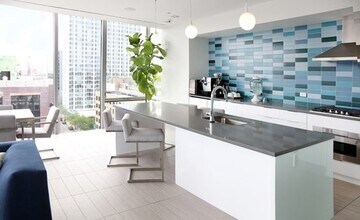 656 W Sheridan Rd, Unit 734 -706 in Chicago, IL - Building Photo - Building Photo
