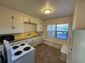 1200 Washington Ave-Unit -1 in Oroville, CA - Building Photo - Building Photo