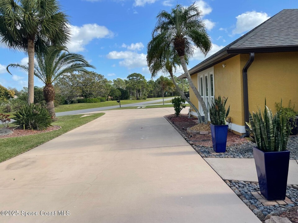 3789 Peacock Dr in Melbourne, FL - Foto de edificio