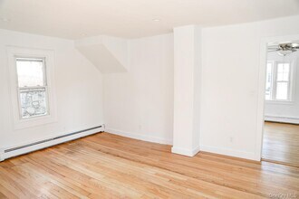 171 Stoneleigh Ave in Carmel, NY - Building Photo - Building Photo