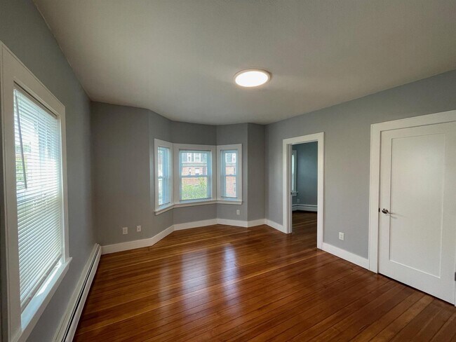 356 Somerville Ave, Unit 3 in Somerville, MA - Foto de edificio - Building Photo